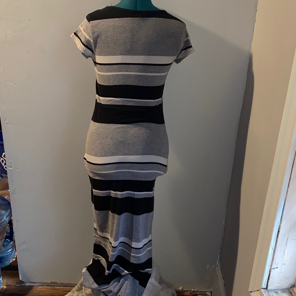 Derek Heart Black and Gray Striped Maxi Dress - Picture 5 of 9
